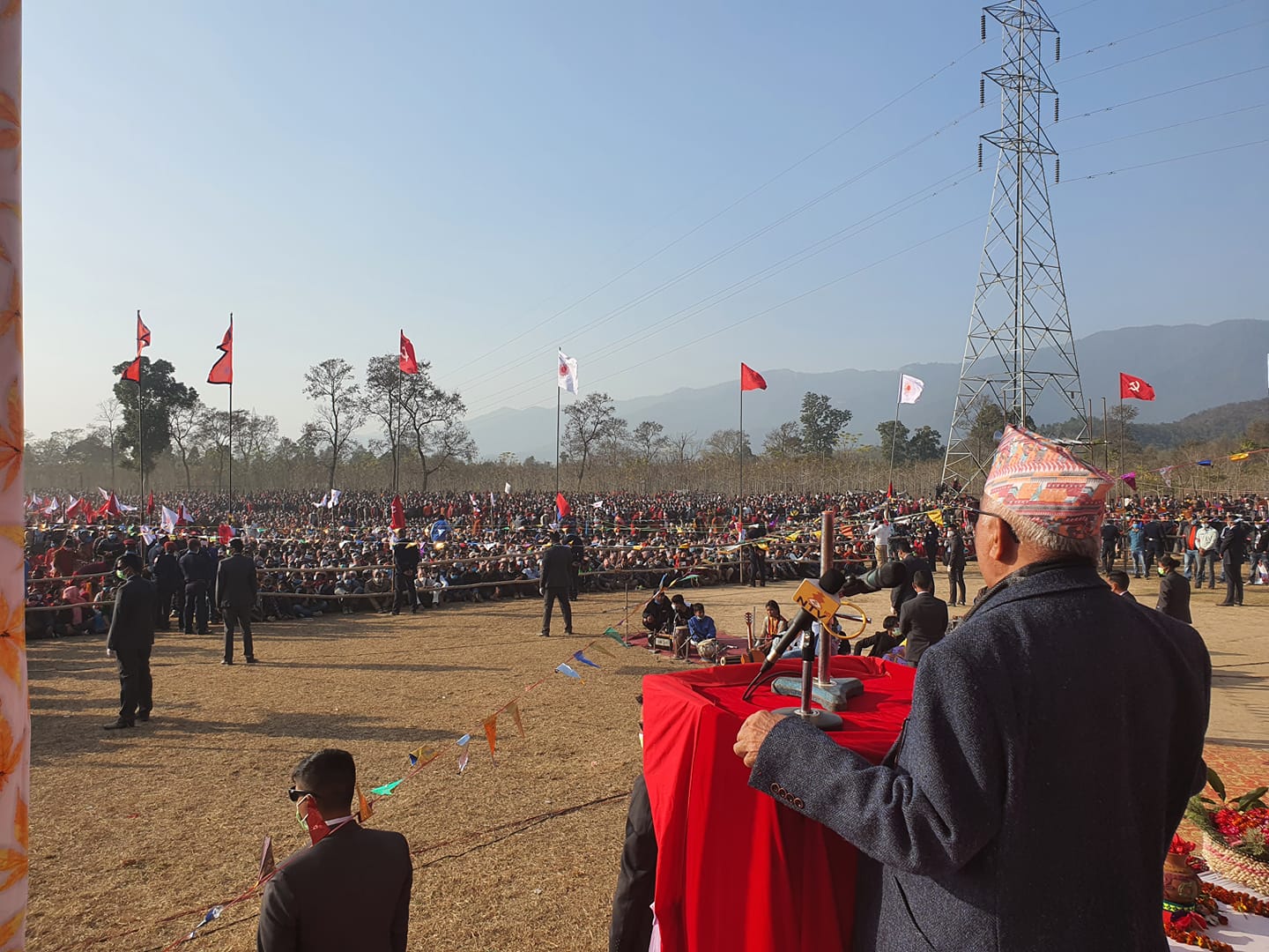 प्रचण्डलाई ओलीको कटाक्ष : तिल्के गोरुको सिङ भाँच्चिइसक्यो, फाँ–फू नगरे हुन्छ  